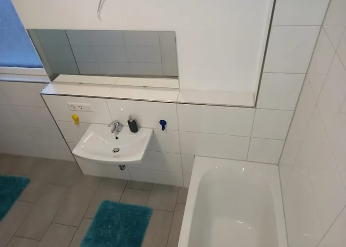 Neubau Mit Terasse, Privater Eingang,parkplatz,kueche * Fuerth