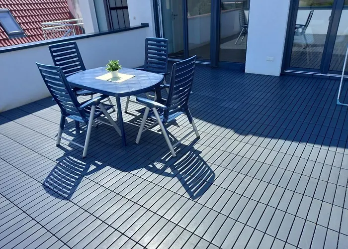 Apartment Neubau Mit Terasse, Privater Eingang,parkplatz,kueche *