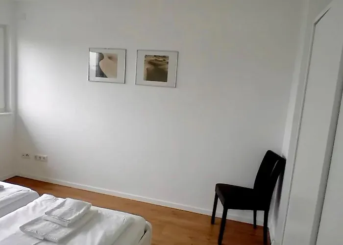 Neubau Mit Terasse, Privater Eingang,parkplatz,kueche