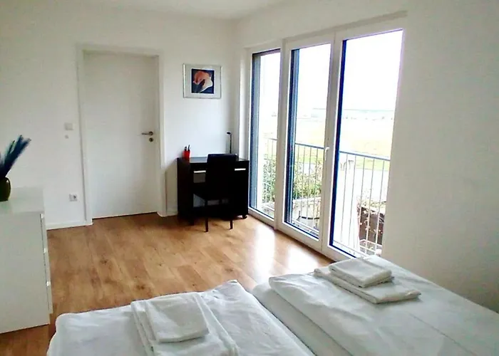 Neubau Mit Terasse, Privater Eingang,parkplatz,kueche