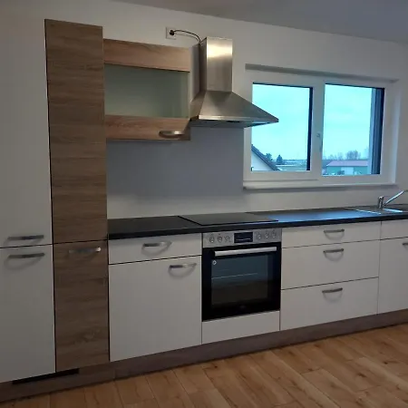 Neubau Mit Terasse, Privater Eingang,parkplatz,kueche *