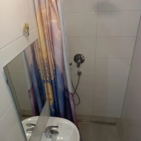 Apartment Neubau Mit Terasse, Privater Eingang,parkplatz,kueche Fuerth
