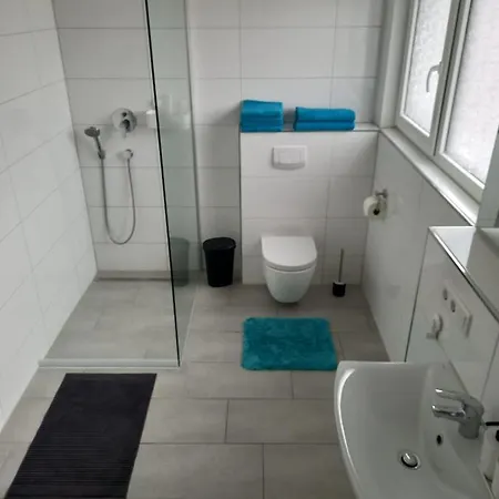 Neubau Mit Terasse, Privater Eingang,parkplatz,kueche Fuerth