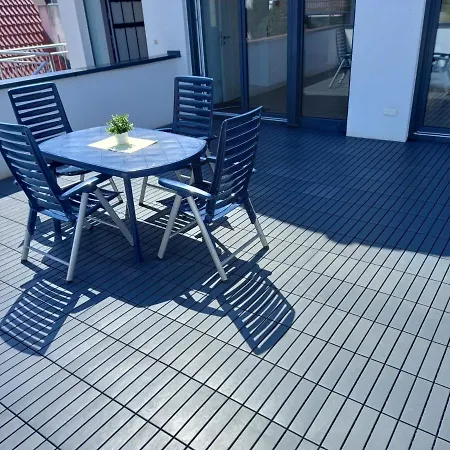 Apartment Neubau Mit Terasse, Privater Eingang,parkplatz,kueche *