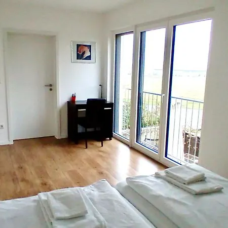 Neubau Mit Terasse, Privater Eingang,parkplatz,kueche