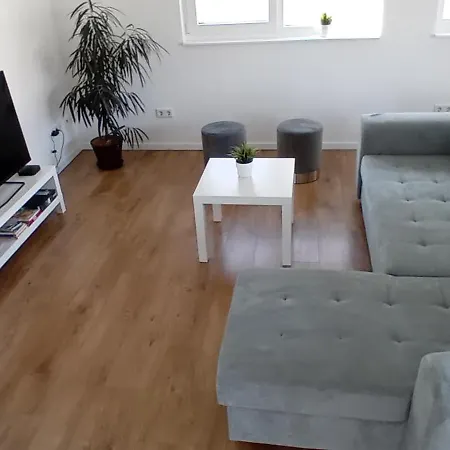 Neubau Mit Terasse, Privater Eingang,parkplatz,kueche * Fuerth