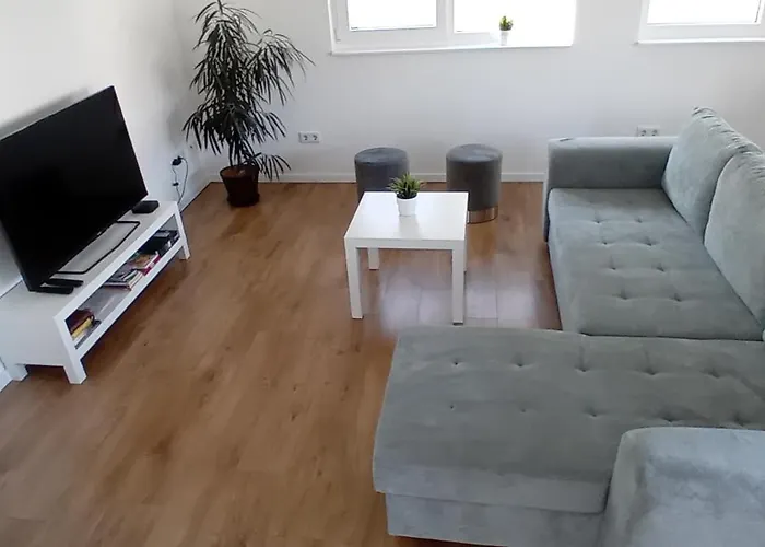 Neubau Mit Terasse, Privater Eingang,parkplatz,kueche * Fürth